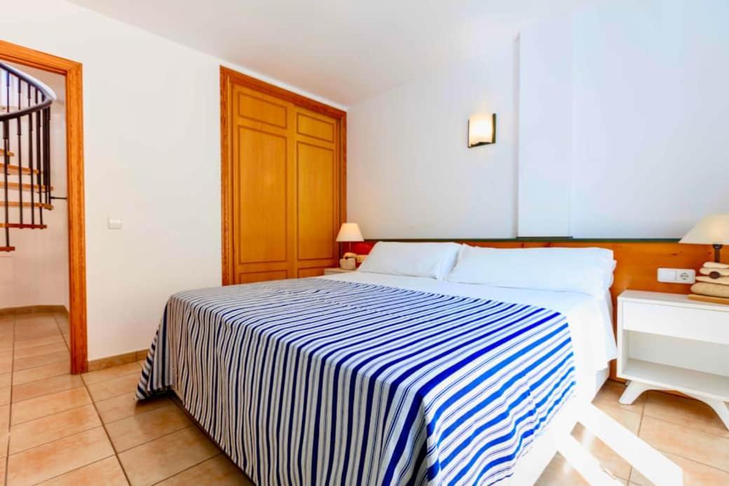 Apartamentos Sa Varadero Fronte Mar Espujols Es Pujols Exterior foto